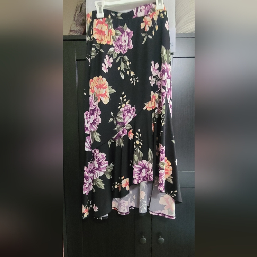 Brand new floral skirt
